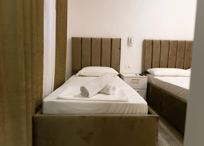 Center Ξενοδοχείο *