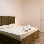 Center Hotel *