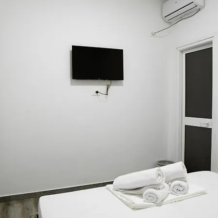 Center Hotel *