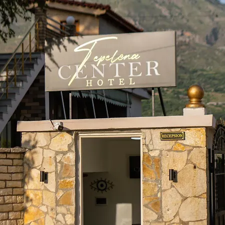 Center מלון Tepelene