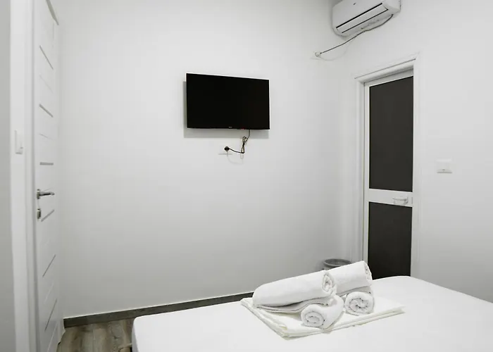 Center Hotel *